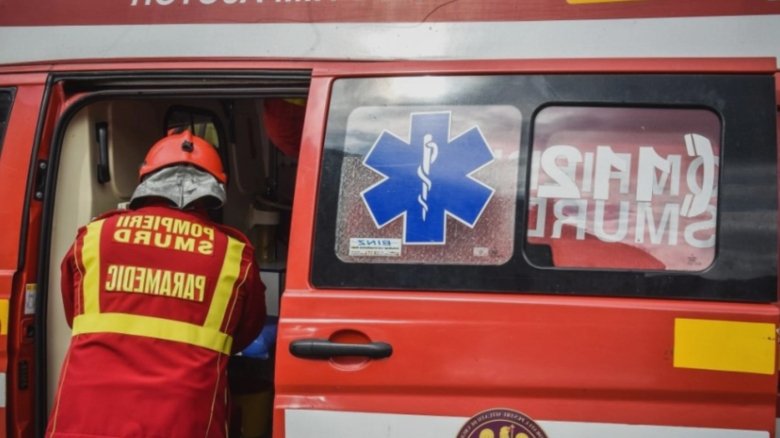 accident cu echipajul de salvare autospeciala smurd impact cu un moped pe dj 248 68b2e678c7c4d