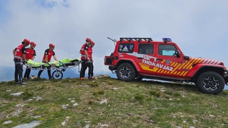 Accident fatal pe Transfăgărășan: o mașină a căzut 50 de metri în prăpastie, provocând decesul a patru persoane 1 accident grav pe transfagarasan o masina a cazut 50 de metri in prapastie patru persoane au decedat 68a9cb0b11cd5