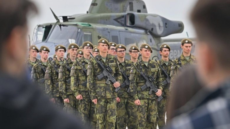 armata unei tari europene atrage mii de voluntari datorita salariilor atractive si bonusurilor generoase 68b1bbeea7a58