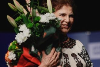 cat a primit irina loghin ca onorariu la cel mai recent concert al sau regina cantecului popular a cucerit din nou publicul la 86 de ani 68aca1f2bdee5
