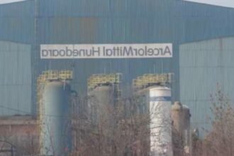 criza e aici arcelormittal hunedoara opreste temporar productia preturile ridicate la energie printre problemele care au pus pe butuci gigantul siderurgic 68b2c59fe3606