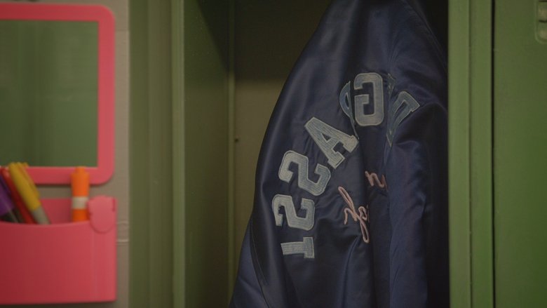 Drake și colegii săi din „Degrassi” retrăiesc clipele de neuitat și dificultățile adolescenței în avanpremiera „Whatever It Takes” 1 drake and more degrassi stars look back at highs and lows of teen drama in whatever it takes trailer 68af7bd2e78b1