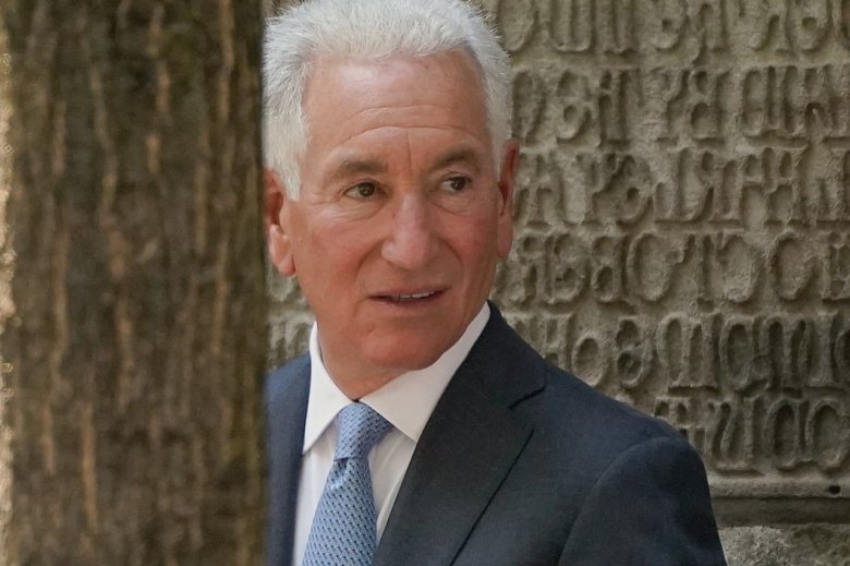 Franța îl cheamă pe ambasadorul american Charles Kushner pentru a discuta despre acuzațiile de antisemitism 1 france summons us ambassador charles kushner over antisemitism allegations 68abe4c708e52