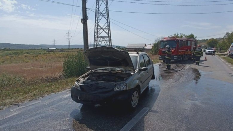 Accident tragic pe drum din vina unui șofer distrat: două destine alterate 1 grav accident rutier dupa ce un sofer a iesit din curte fara sa se asigure victimele sunt doua persoane 68b4429925ebb