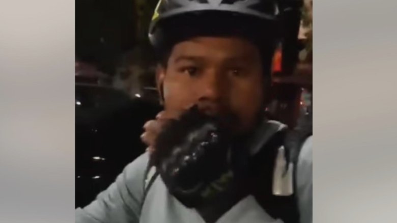 Livrator internațional atacat pe stradă! Un polițist a intervenit salvator în ultimul moment 1 livrator strain atacat in strada un politist l a salvat in ultima clipa 68afe9b841ece