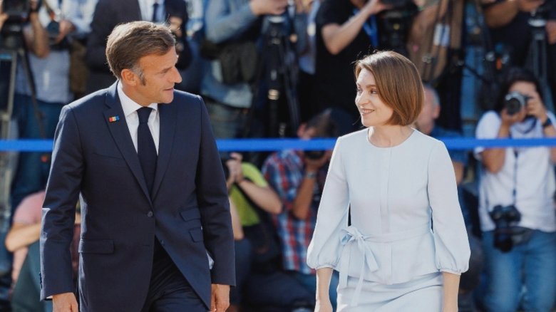 Macron, însoțit de măsuri speciale de securitate, a străbătut Chișinăul într-un automobil românesc, la cererea Maiei Sandu, conform surselor 1 macron plimbat prin chisinau cu o masina inmatriculata in romania maia sandu ar fi cerut paza speciala din romania surse 68af62b57666f