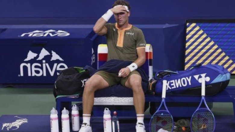 Aromele de canabis afectează jucătorii de la US Open: „E frustrant să concurezi când cineva fumează marijuana în apropiere” 1 mirosul de canabis le face probleme jucatorilor de la us open este enervant sa joci si cineva sa fumeze marijuana la cativa metri 68b016ba16db6