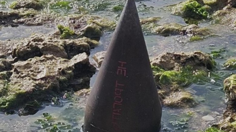 panica pe litoral bucata unei rachete rusesti a aparut pe plaja din 2 mai 68b48c9852624