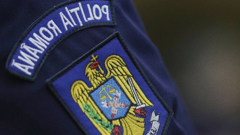 politist lovit in cap in timp ce incerca sa aplaneze un conflict victima a ajuns la spital iar agresorul in arest 68ac30401a48d