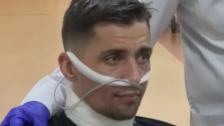 Povestea incredibilă a unui soldat ucrainean care a înfruntat moartea timp de cinci zile după ce a fost grav rănit de inamic 1 povestea cutremuratoare a unui soldat ucrainean care a supravietuit 5 zile dupa ce rusii i au taiat gatul 68af277bea5c8