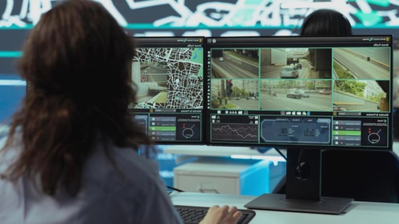 putin a scos arma digitala impotriva migrantilor strainii se vor afla sub monitorizare gps in permanenta 68b209573b5a4