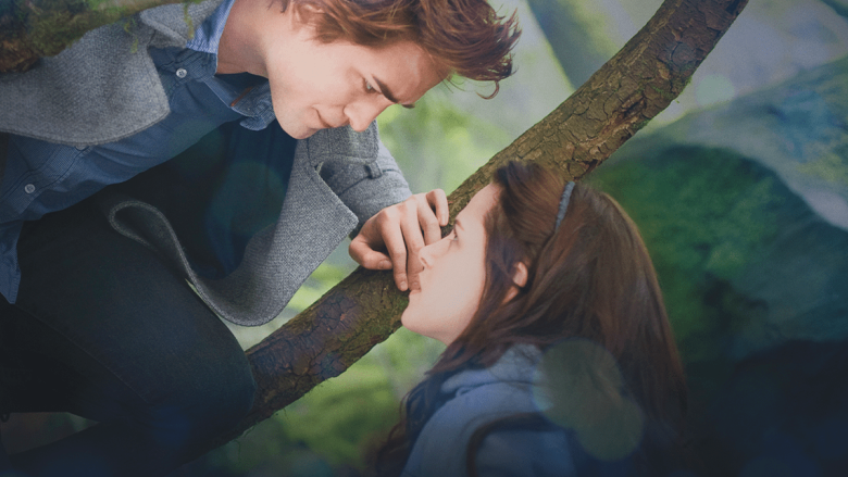 Data revenirii în sălile de cinema a Săgeții Amurgului, anunțată de Lionsgate 1 the twilight saga theatrical rerelease dates revealed by lionsgate 68b087461a916