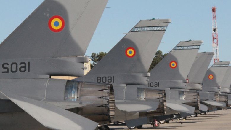 Trei avioane F-16 din Norvegia au sosit în România pentru a întări flota de la baza „Mihail Kogălniceanu” 1 trei aeronave f 16 cumparate din norvegia au ajuns in romania si vor intari escadrila de la baza mihail kogalniceanu 68b075f95e756