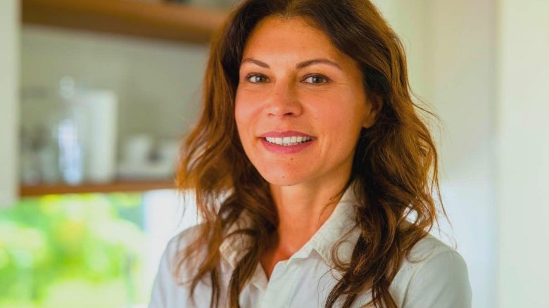 11 things wives do that seem small but keep their whole family functioning 68b851cb58315