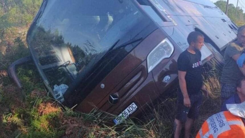 Accident devastator în Franța: un autocar care transporta români s-a răsturnat lângă Bordeaux 1 accident grav in franta un autocar cu romani s a rasturnat langa bordeaux 68bef50168e51