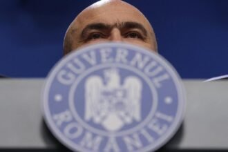 bolojan isi mobilizeaza propaganda sociologi analisti si jurnalisti de serviciu convocati in sedinta secreta e groasa 68c28471f09fd