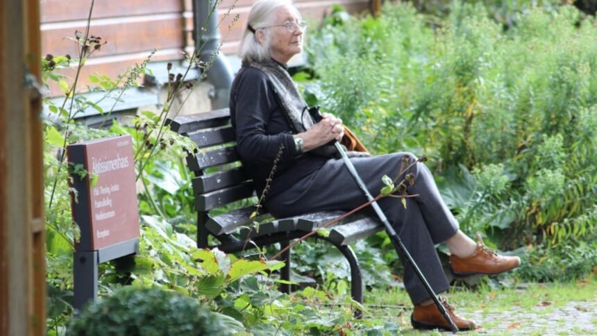 Pensionarii riscă să rămână fără venituri începând cu octombrie 2025 1 categoria de varstnici care risca sa ramana fara pensie din octombrie 2025 68cce1c5d3cf1