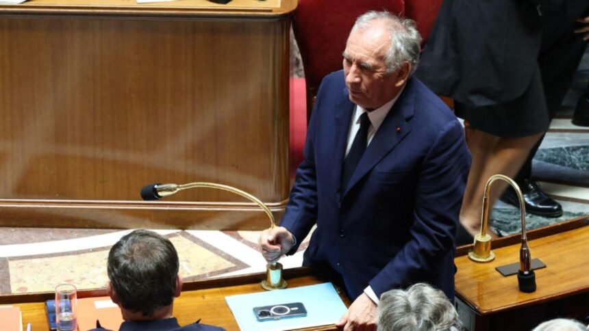 criza politica in franta prim ministrul bayrou infrant prin motiune de cenzura guvernul se prabuseste 68bf10c7cb3d8