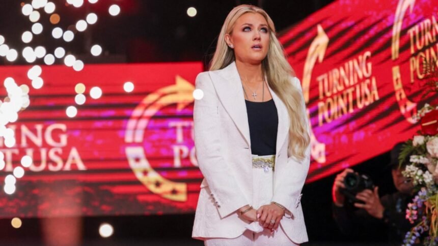 Erika Kirk și miturile învăluite: Aflati motivele posibile pentru care văduva lui Charlie Kirk ar fi fost restricționată în România și legăturile ei cu această țară 1 fake news cu erika kirk vaduva lui charlie kirk ar fi fost interzisa in romania ce legaturi are cu tara noastra 68d57cede98fb