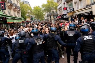 franta paralizata din nou de proteste sindicatele au chemat la o zi de greva generala si manifestatii la nivel national 68cbb0a7f220e