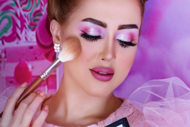 greseli de machiaj care iti pot afecta sanatatea ochilor si a tenului multe femei fac asta 68c90e3542444