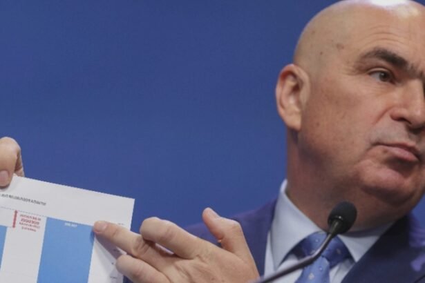 ilie bolojan a ajuns sa ocupe trei functii importante dupa ce a modificat criteriile solicitate 68bab240a885b