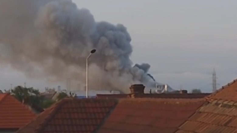 incendiu violent la fabrica de prelucrare a lemnului kronospan sebes mai multe explozii doua persoane ranite planul rosu de interventie activat 68b52e8301270