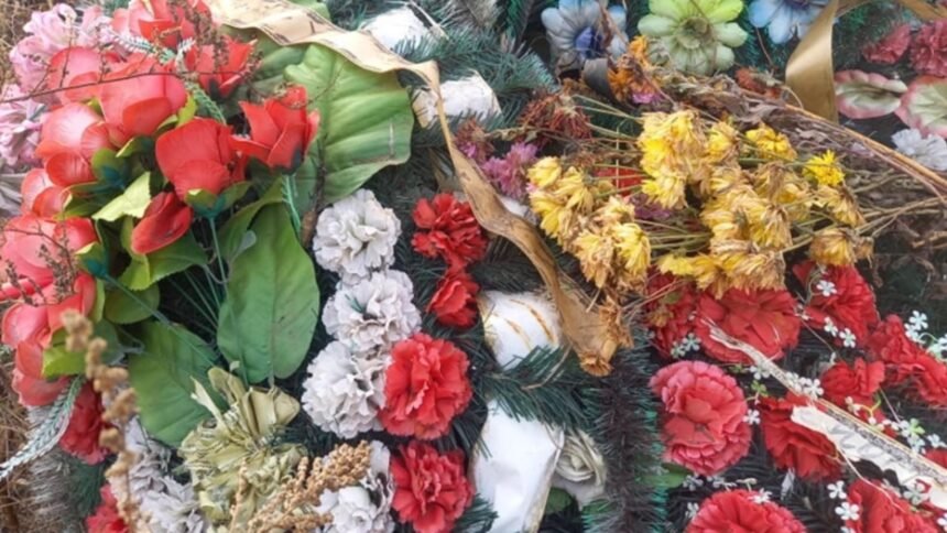 Cimitire verzi în Timișoara: Primăria lui Fritz sugerează interzicerea coroanelor și florilor sintetice 1 inmormantari prietenoase cu mediul la timisoara primaria lui fritz vrea sa interzica in cimitir coroanele si florile de plastic 68c15fe9a61e5