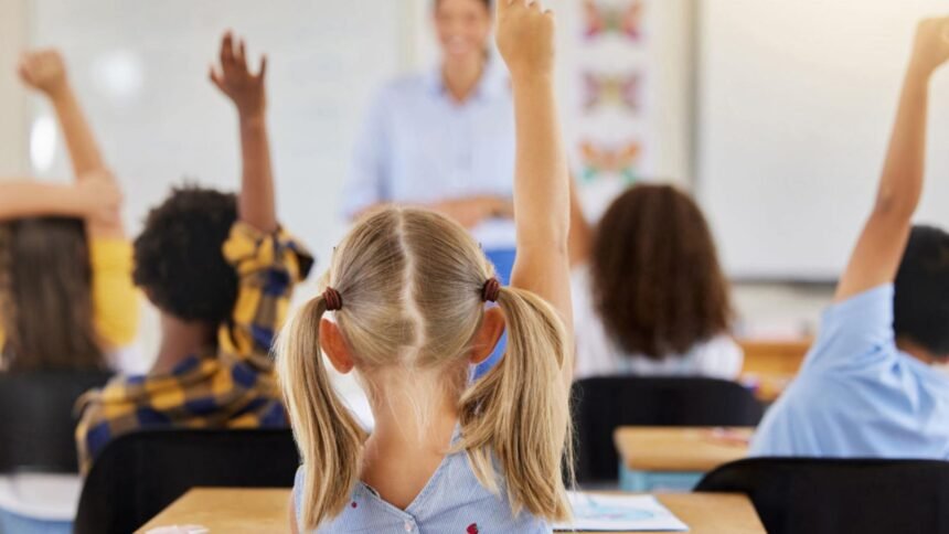 Declinul alarmant al populației școlare în ultimele trei decenii în această regiune 1 judetul in care numarul elevilor a scazut la jumatate in ultimii 30 de ani 68dbdbef8af1d