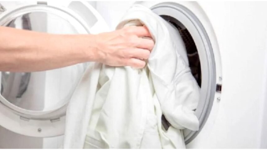 motivul pentru care hainele albe devin gri greseala pe care foarte multi romani o fac 68d3db2ece3a3