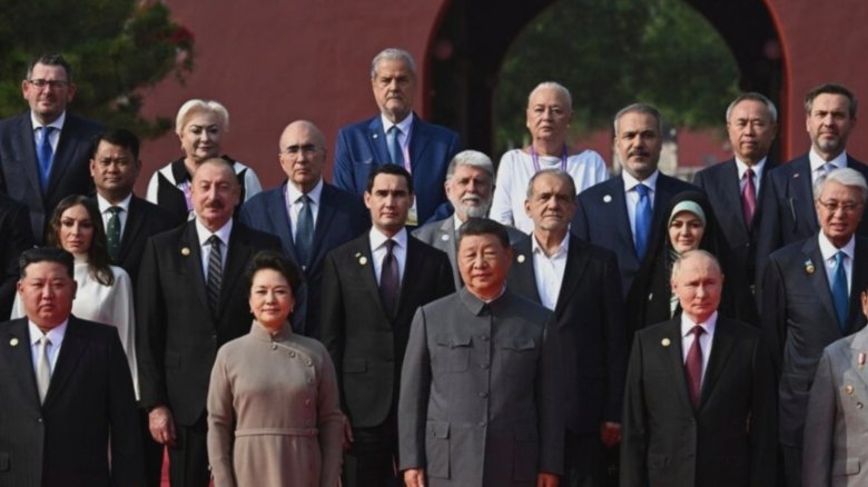 nastase si dancila au mers in china fostii premieri apar in poza cu vladimir putin si kim jong un ce mesaj a transmis ministra rezist de