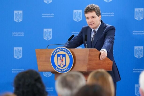 nicusor dan pierdut in propriul palat nici dupa 3 luni de mandat nu stie in ce birou sta 68ba7bcbc7463