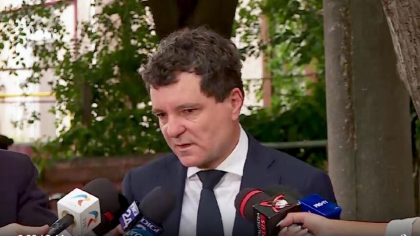 Nicușor Dan descoperă misterele gestionării fondurilor municipale: administrarea resurselor publice ale cetățenilor români 1 nicusor dan s a dat de gol cum muta banii la primarie artificiile pe banii romanilor 68d77a5a05d69