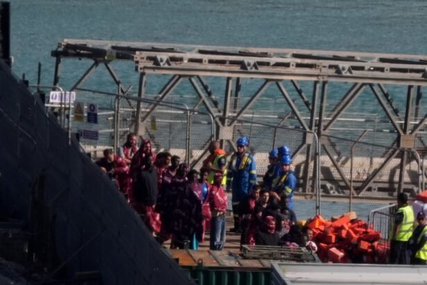 no 10 denies one in one out migrant deal with france is shambles 68c97fc7a2315