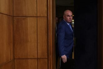 olguta vasilescu intrebata daca va cadea guvernul in cazul in care bolojan nu schimba modul in care vrea sa faca reforma administratiei da 68cd081bb2a69