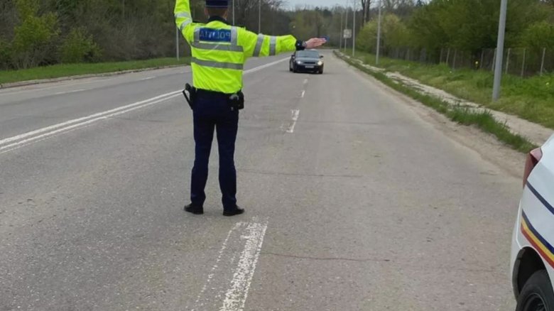 politist care dirija traficul in eforie nord accidentat de un sofer indisciplinat halucinant barbatul a sunat la 112 si a spus ca agentul ar fi fost beat 68b81d4965bde