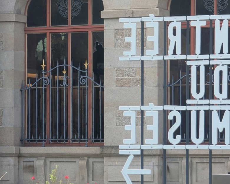 Bijuterii din porțelan în valoare de 9,5 milioane de euro sustrase dintr-un muzeu din Franța 1 porcelain treasures worth e9 5m stolen from french museum 68b9b15245f8c