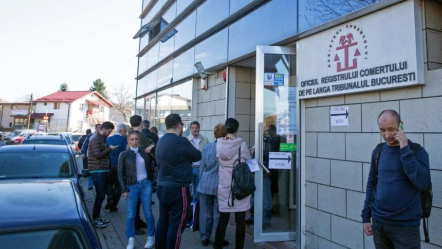 Probleme la Registrul Comerțului: salariile angajaților din august vor fi plătite în tranșe, iar Ministerul Justiției intervine pentru deblocarea parțială a situației – DOCUMENT 1 probleme la registrul comertului angajatii vor primi salariile pe luna august in transe situatia deblocata partial dupa interventia ministerului justitiei document 68bf4169683fb