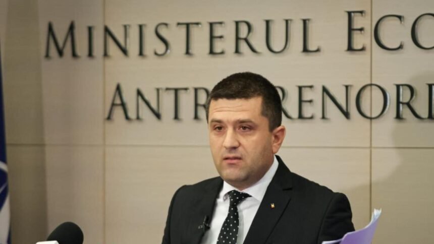 protest urias la usa ministrului rezist al economiei oamenii revoltati ii cer socoteala lui radu miruta 68d3de0312fc7