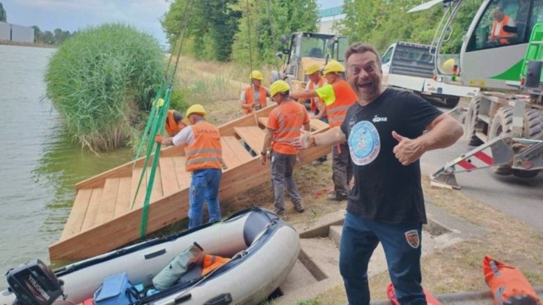 România face istorie: înotătorul care a traversat un continent fără costum de neopren 1 record mondial pentru romania romanul care a traversat un continent inot fara costum neopren 68b9522d12654