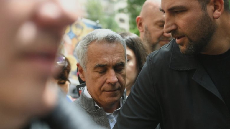 Călin Georgescu își deschide calea către libertate: avocații contestă decizia de control judiciar 1 sansa lui calin georgescu de a scapa de control judiciar avocatii pregatesc contestarea deciziei 68b7e510e438c