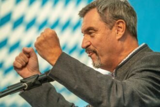 solutia propusa de un politician german pentru refugiatii ucraineni sa i trimitem inapoi in ucraina pe barbatii apti de lupta 68bef6a846dda