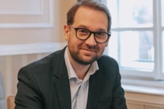 surse fritz a lipsit de la coalitie pentru ca a plecat in china 68c969344267d