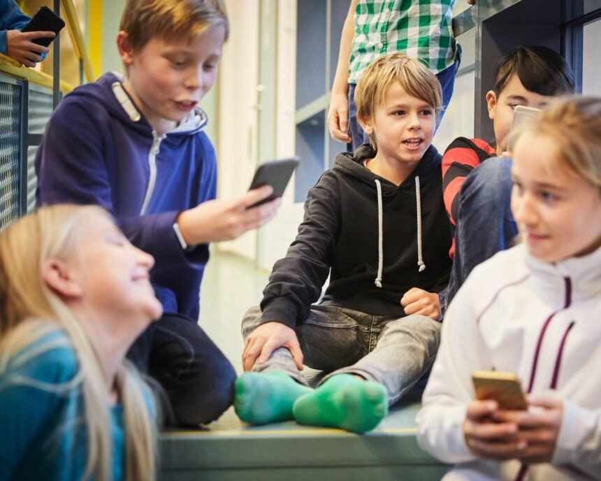 Suedia interzice utilizarea telefoanelor mobile în școli pe întregul teritoriu al țării 1 sweden to implement nationwide mobile phone ban in schools 68c9582797775