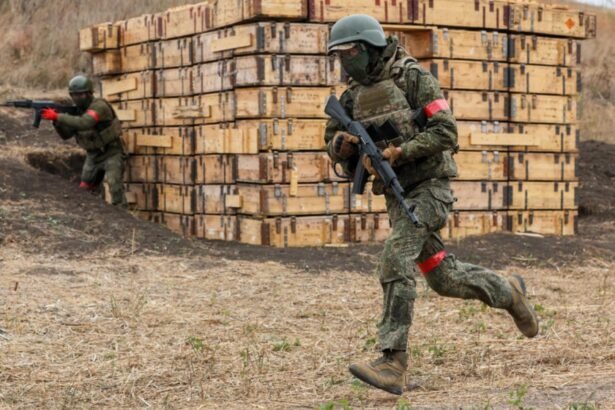 un kenian arestat pentru afaceri cu moscova trimitea oameni pe frontul din ucraina mintindu i ca le face rost de un loc de munca 68d7d5b1f2ccc
