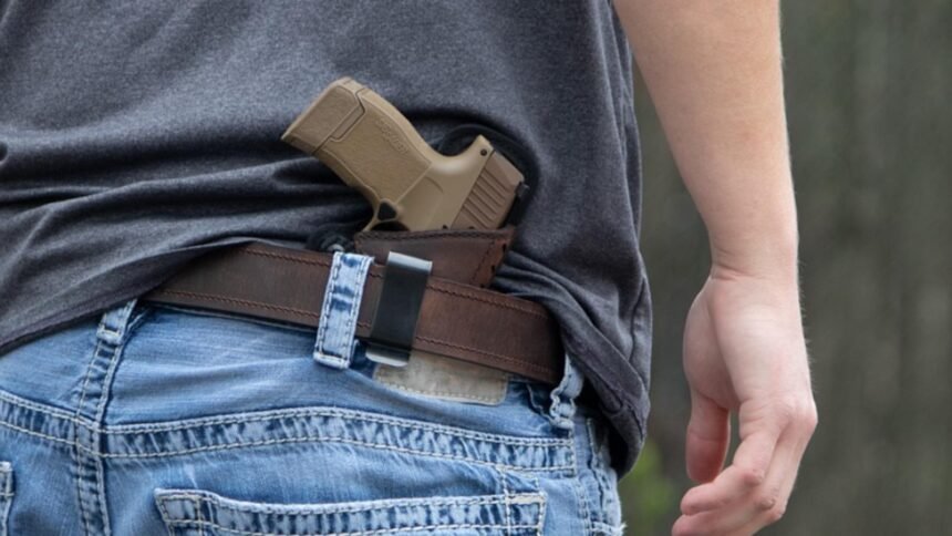 un tanar de 27 de ani sub control judiciar dupa ce si a amenintat fosta iubita cu un pistol in trafic 68d6ebf091aeb