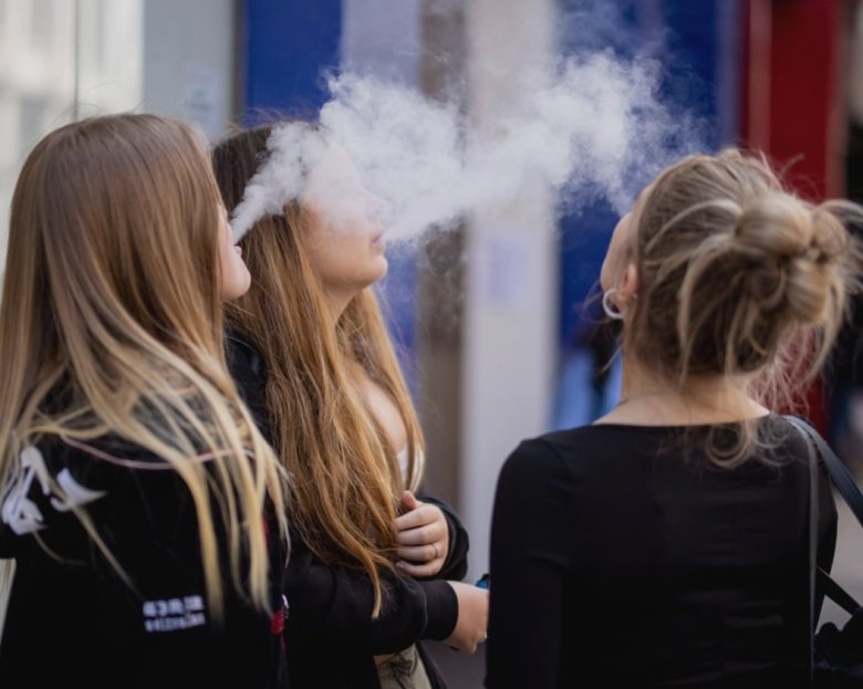 vaping may be causing irreversible harm to childrens health doctors say 68b5c5159d8d4