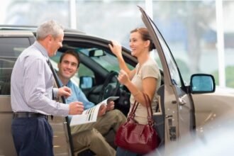 vremuri grele pentru industria auto inmatricularile de masini au scazut cu aproape 10 in primele 8 luni din 2025 68d52582ec432