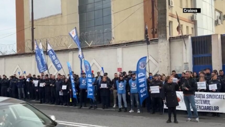 Bolojan închide închisoarea, iar paznicii ies în stradă pentru a protesta 1 bolojan inchide centrul de detentie gardienii ies in strada 68e7ecfdbd63c