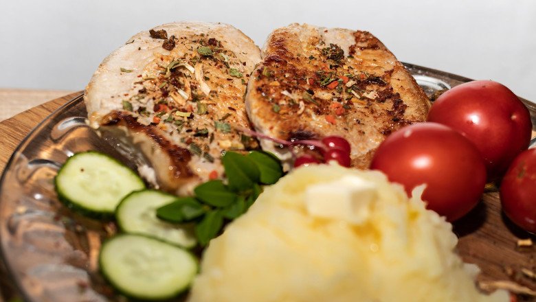 Carnea nu este vedeta mesei: specialiștii recomandă un regim care poate salva milioane de vieți 1 carnea nu trebuie sa se afle in centrul alimentatiei umane avertizeaza specialistii dieta care ar putea preveni milioane de decese 68e2135d22f0d